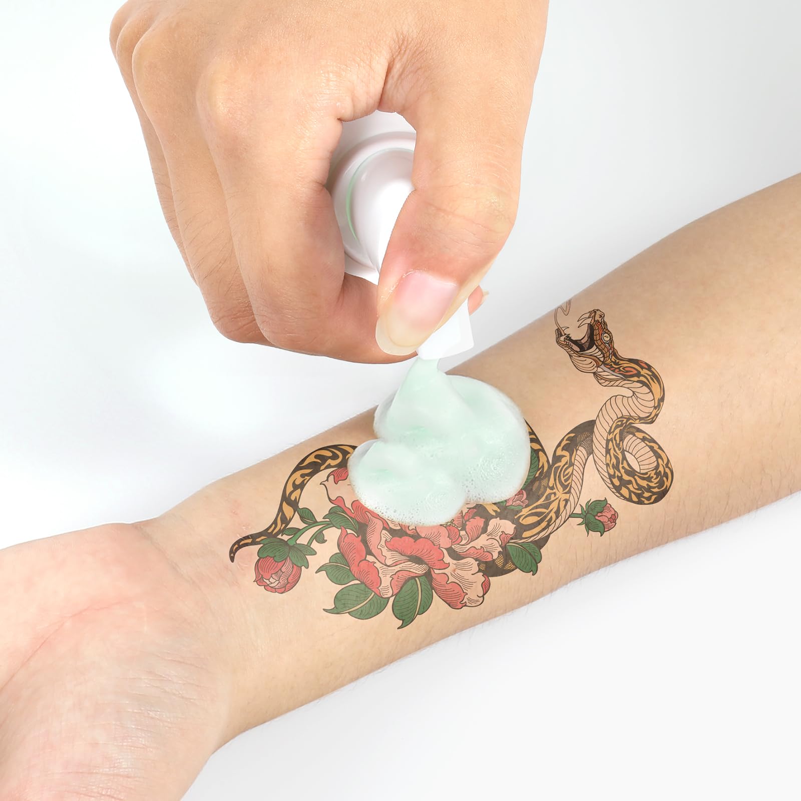 iseheri green soap cleansing tool kit offers a reliable companion for artists.