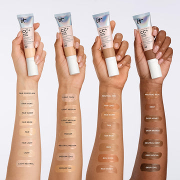 IT Cosmetics CC+ Nude Glow ácido hialurónico para hidratación.