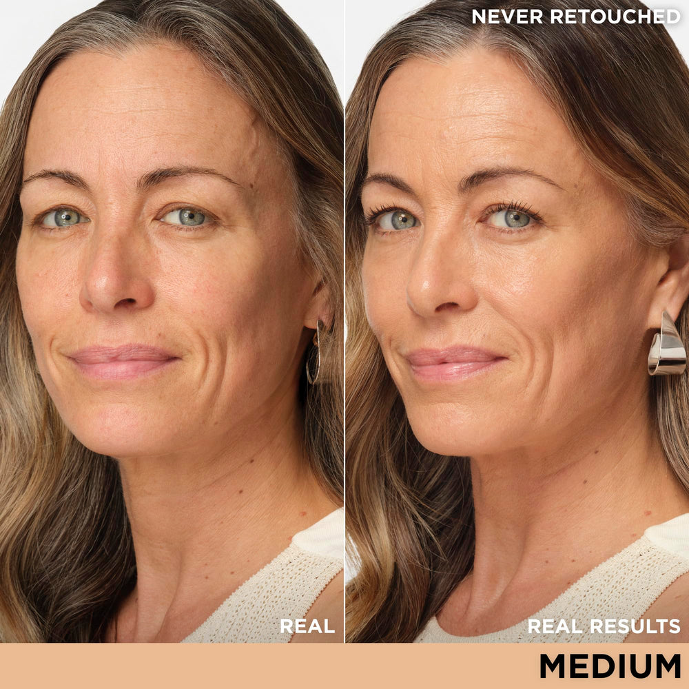 It Cosmetics CC+ Nude Glow, aplicación en la palma, textura ligera para cobertura media.