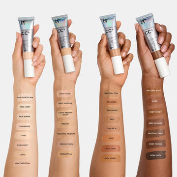 IT Cosmetics CC+ Cream cobertura natural que difumina imperfecciones sin peso.