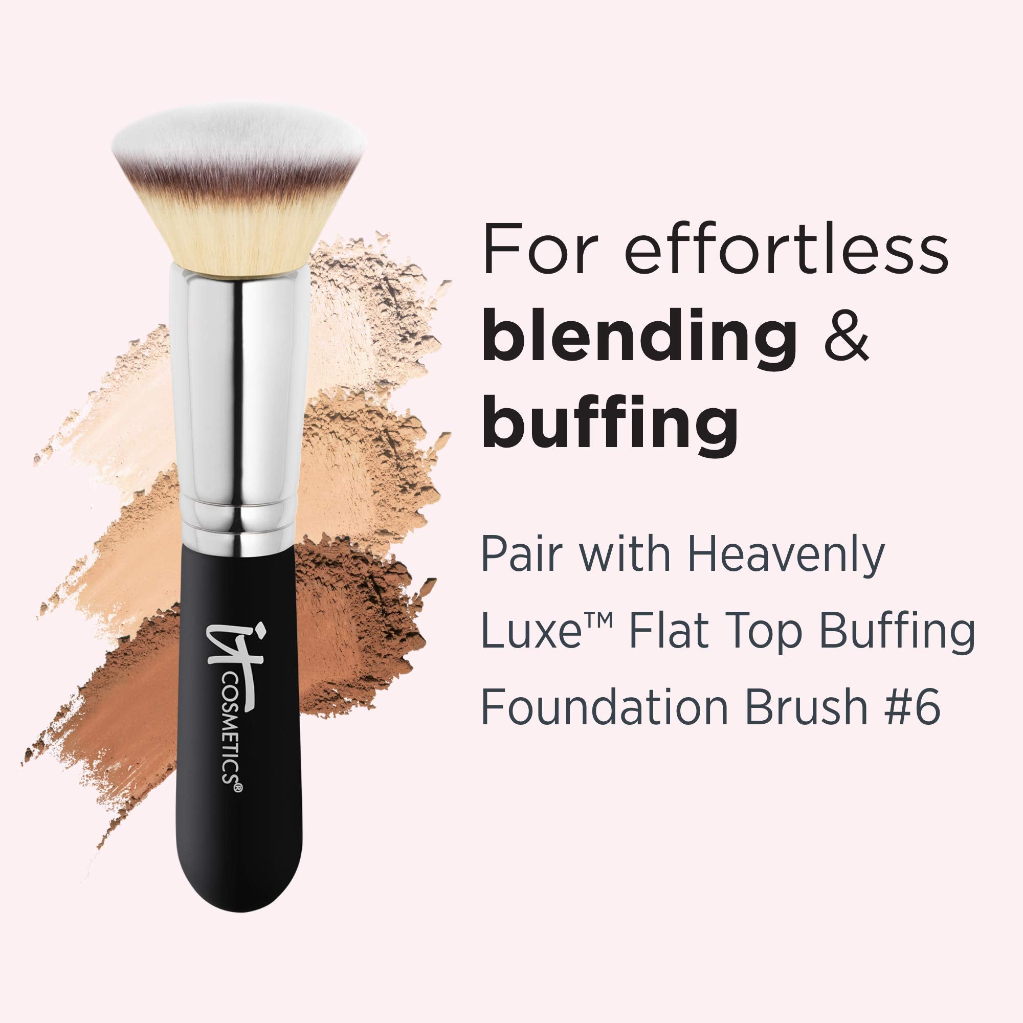 Ingredientes antienvejecimiento de IT Cosmetics Celebration Foundation Illumination cuidan la piel.