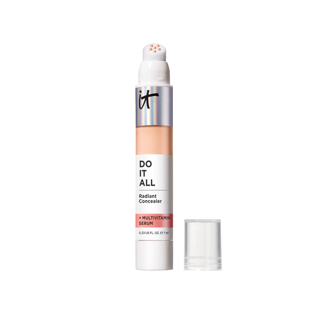 IT Cosmetics Do It All Radiant Concealer, aplicador suave para cobertura precisa sin pliegues.