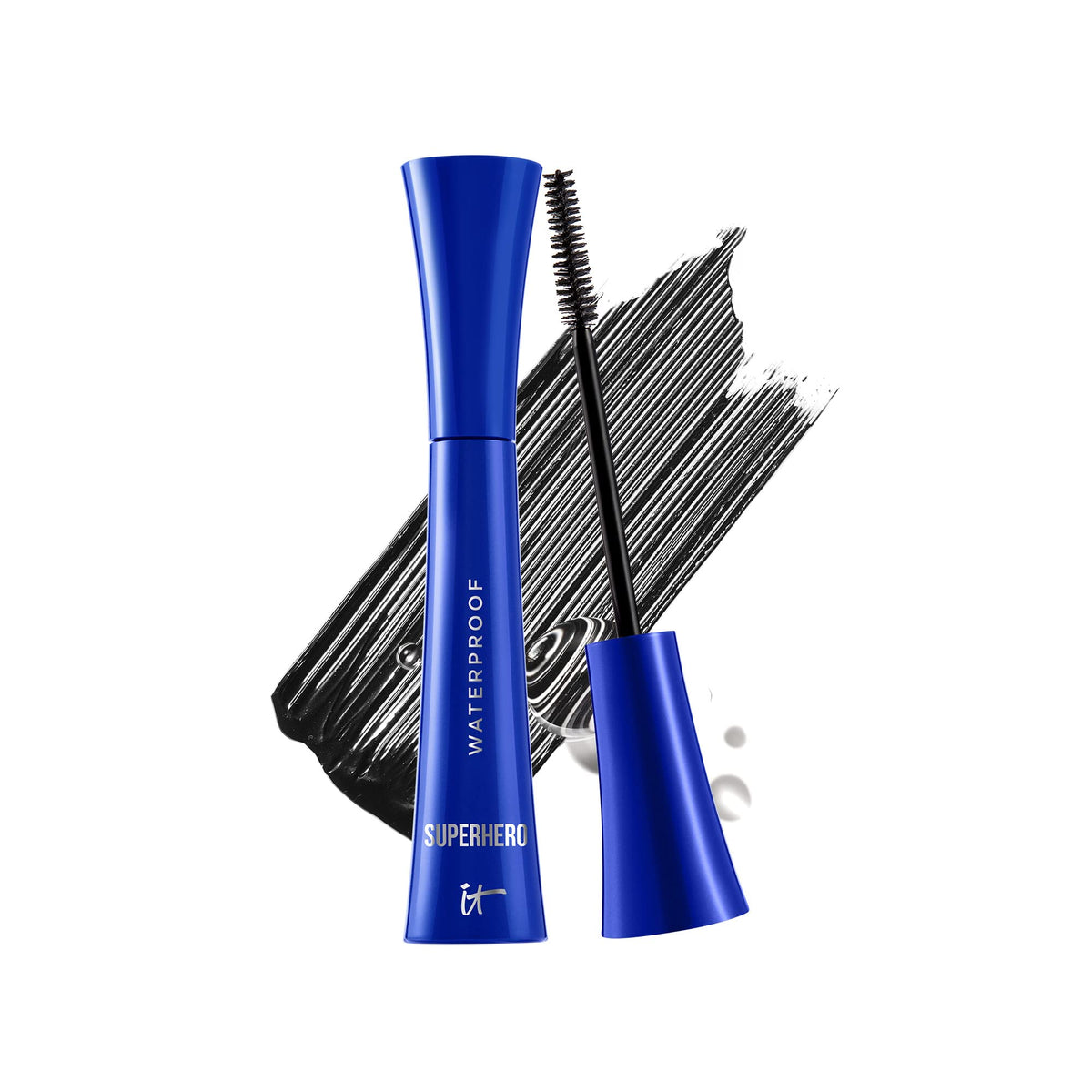 IT Cosmetics Superhero Mascara: aplicador en acción para volumen intenso.