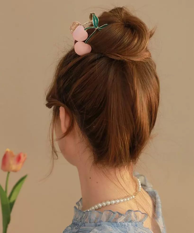 Pinza ITingstere con cereza metálica rosa, detalle elegante