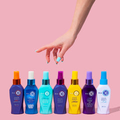 Mousse généreuse pour laver en douceur avec Miracle Moisture It's a 10 Haircare.