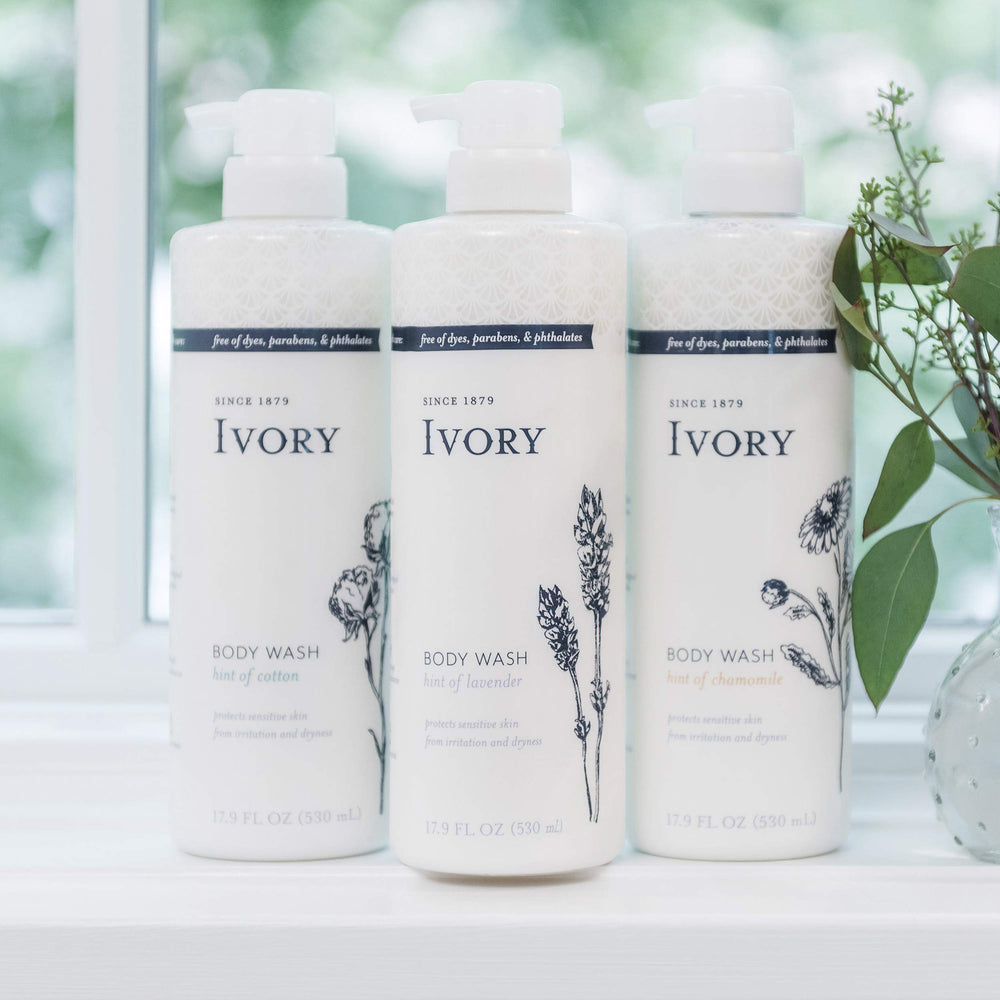 Ivory aplicación fácil, hidratación que cuida la piel durante el baño.