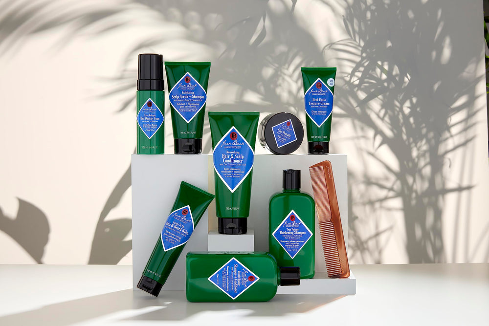 Jack Black Leave It In Balm, reducción de frizz y cabellos sueltos para un look pulido.