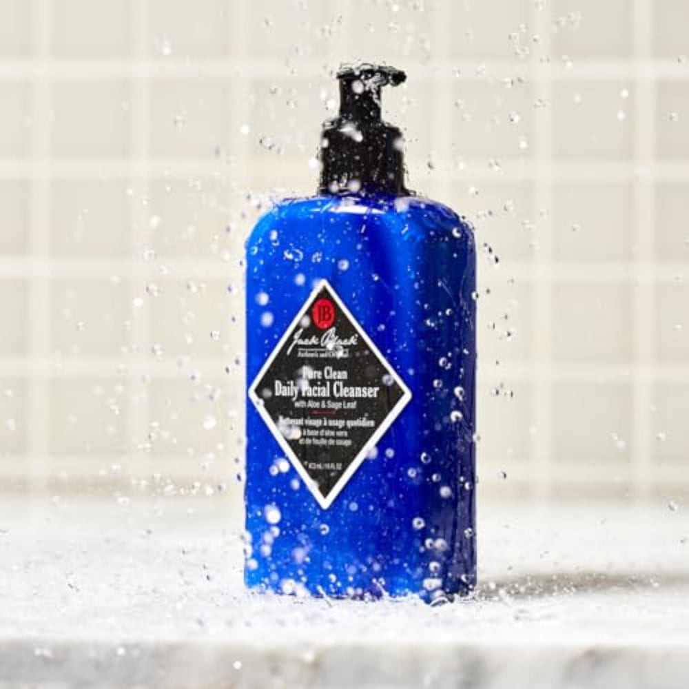 Jack Black Pure Clean Daily Cleanser, ingrédients naturels visibles sur l'étiquette