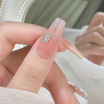 Jaliya decoraciones para uñas con rombos zircon plata 1,5x3 mm.