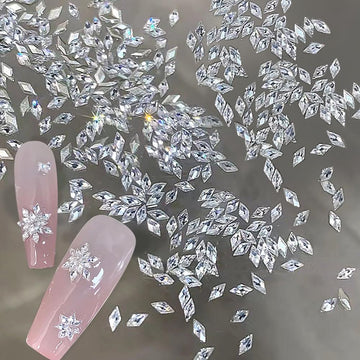 Jaliya strass rombo plata 1,5x3 mm para uñas brillantes.