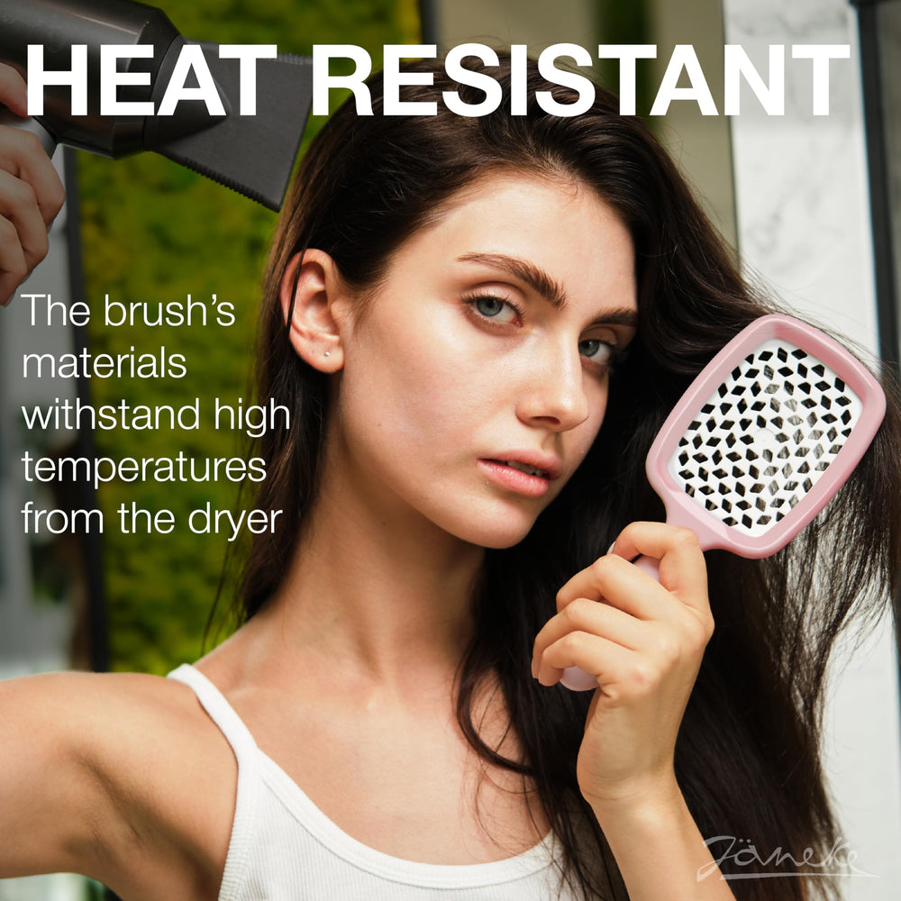 Jäneke Superbrush diseño ventilado mantiene el cabello fresco al peinar.