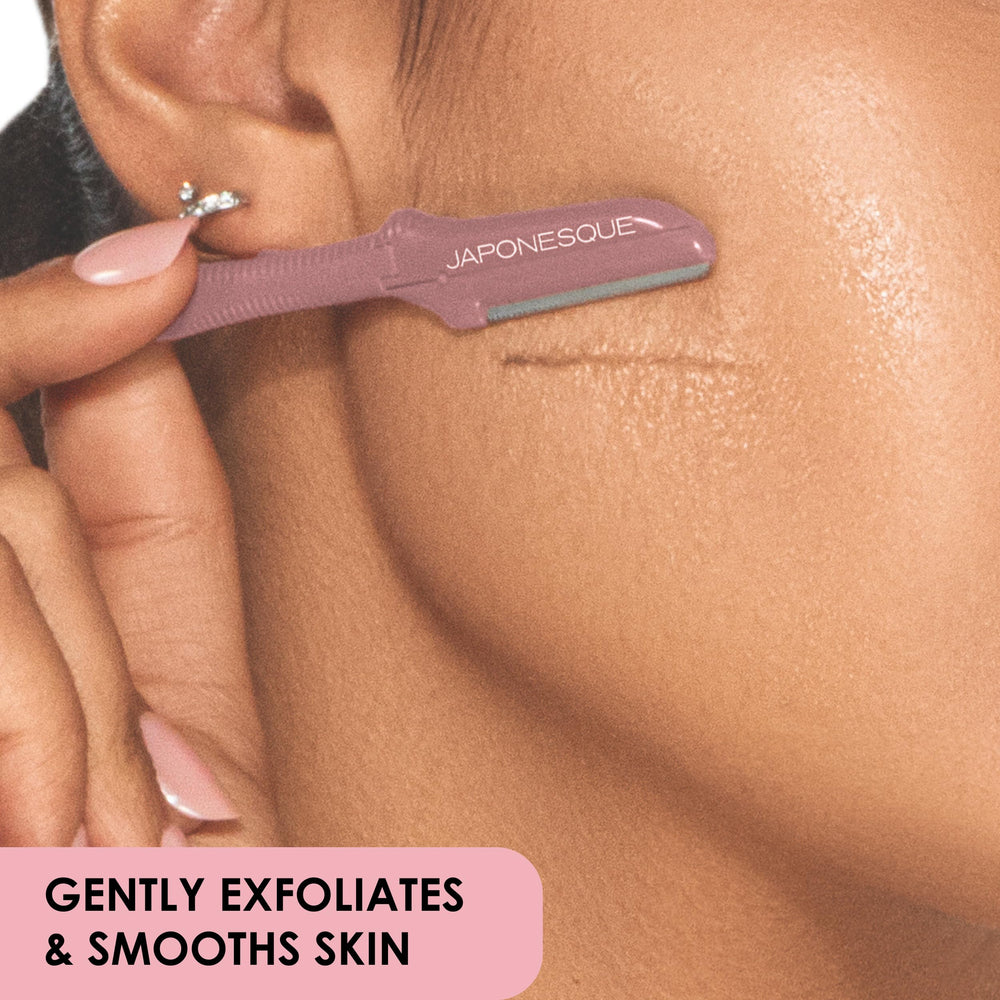 JAPONESQUE dermaplaner ergonomic grip designed for controlled at-home use.