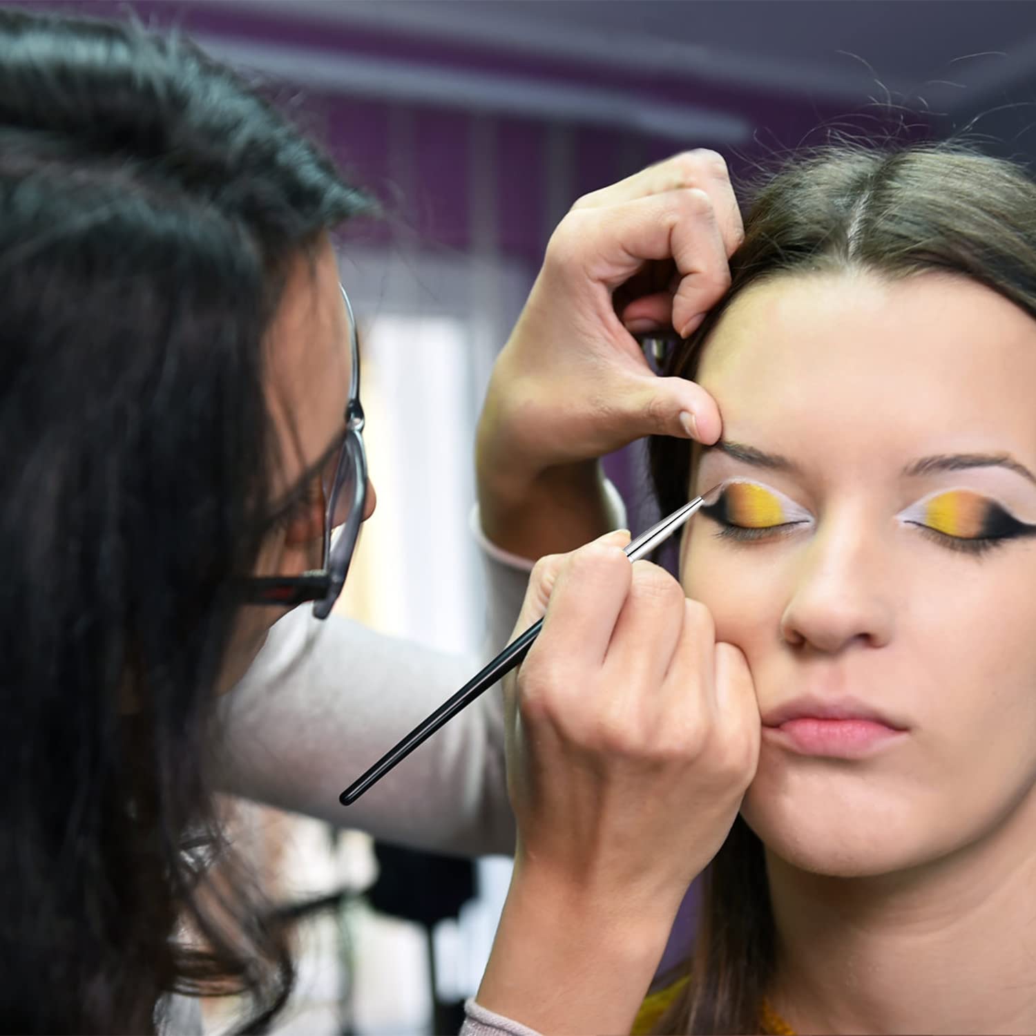 Limpieza rápida y sencilla de brochas JASSINS tras cada uso.
