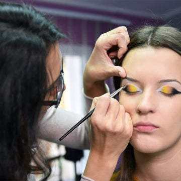 Limpieza rápida y sencilla de brochas JASSINS tras cada uso.
