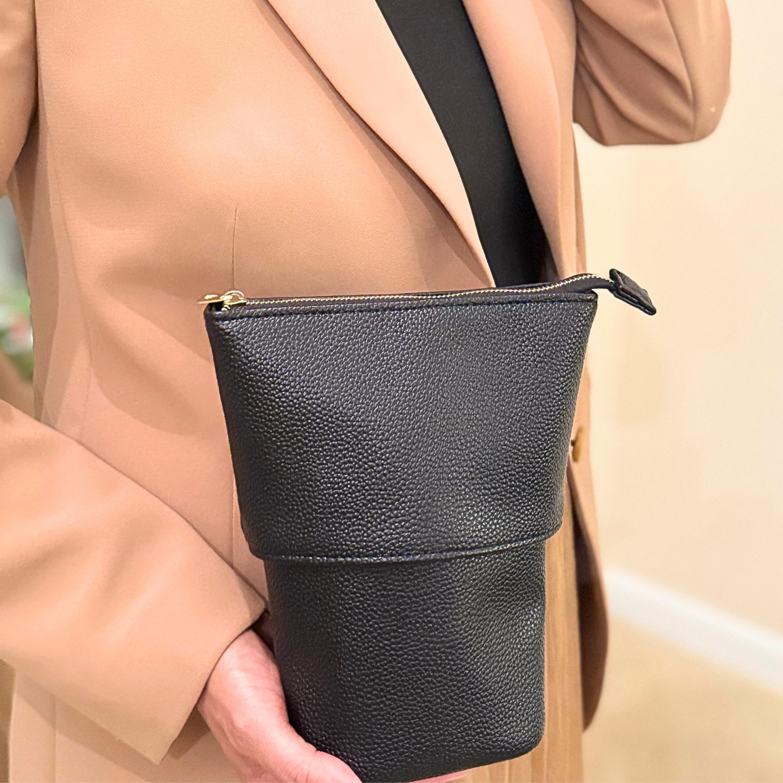 JAZD estuche compacto y elegante para viajar con estilo.