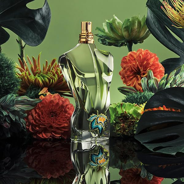 Jean Paul Gaultier Le Beau Paradise Garden, fondo de producto que destaca presencia duradera.