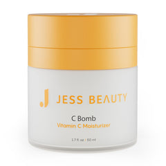 La crema JESS BEAUTY C Bomb en bote ofrece hidratación suave para la piel.