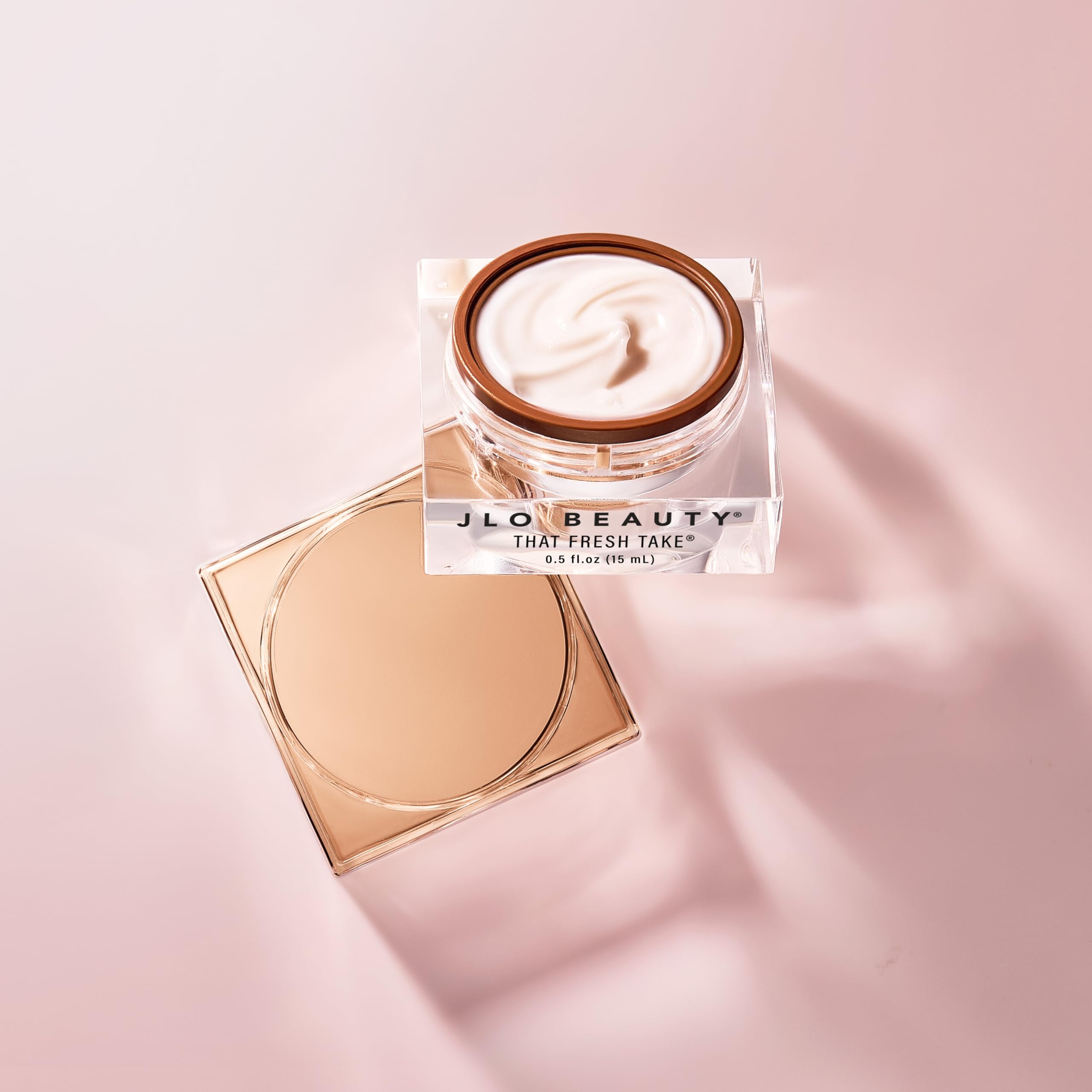 JLO BEAUTY crema de ojos apta para todos los tipos de piel.