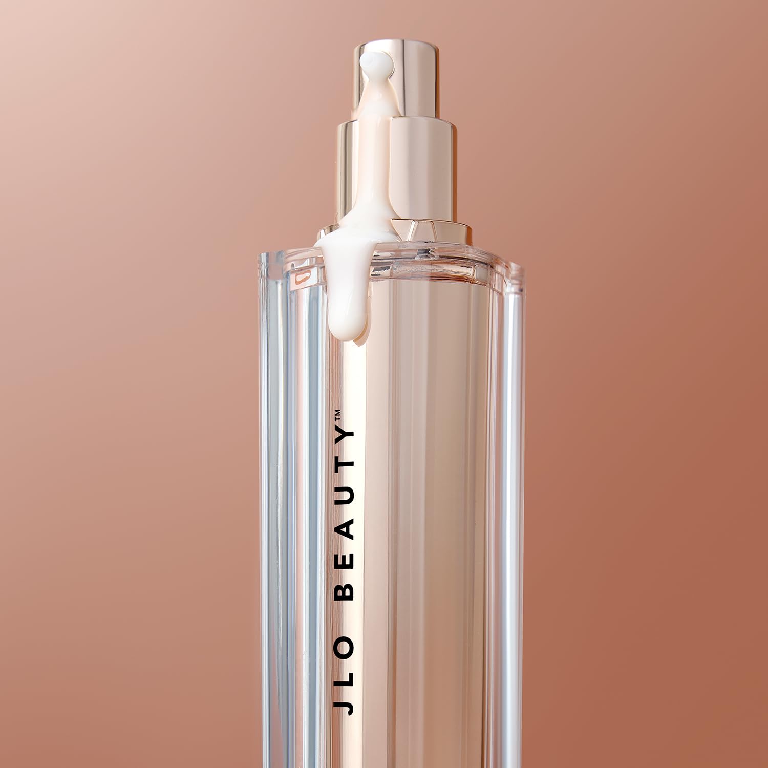 JLO BEAUTY suero envase 1,5 oz para uso diario.