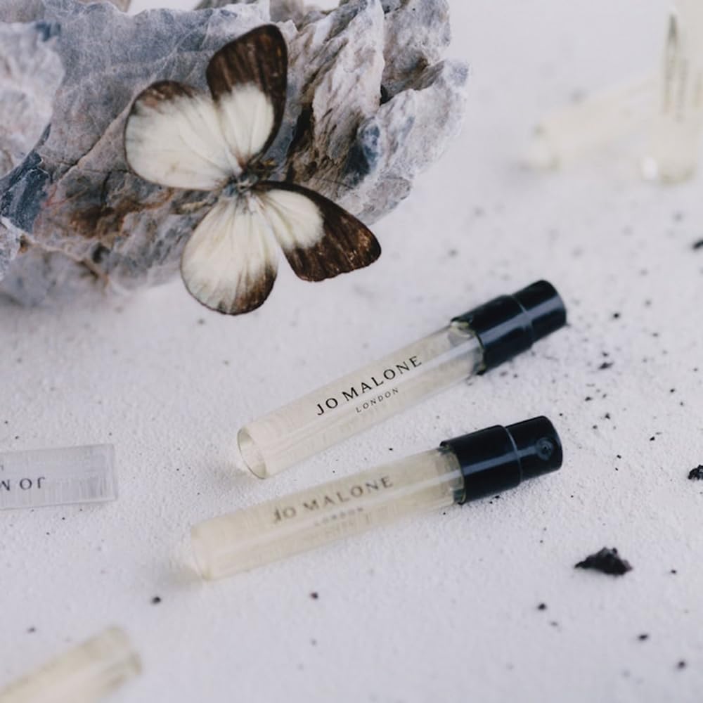 Jo Malone Conjunto de Muestras Viaje: prueba cinco fragancias en tamaño portátil.