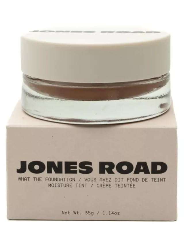 Jones Road What The Foundation en botella-tinte, acabado natural y cobertura ligera.