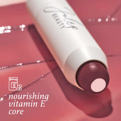 Bálsamo labial Julep con mantequilla de girasol para labios suaves.