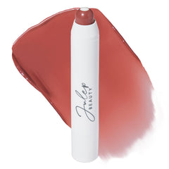 Julep Bálsamo Labial Tint Cinnamon Raisin ofrece color suave y hidratación sostenida.