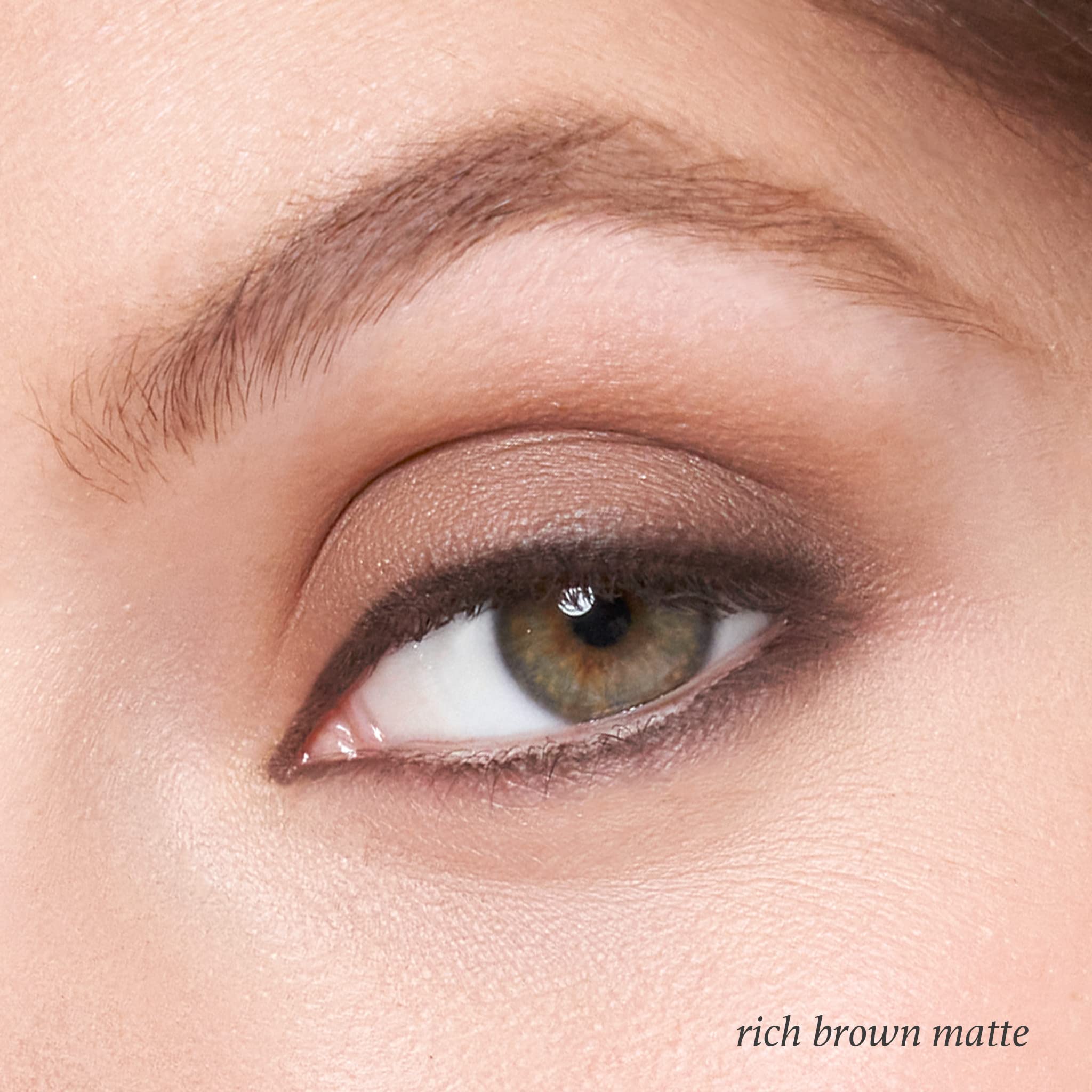 Delineador gel Julep: acabado mate para fijar el look.