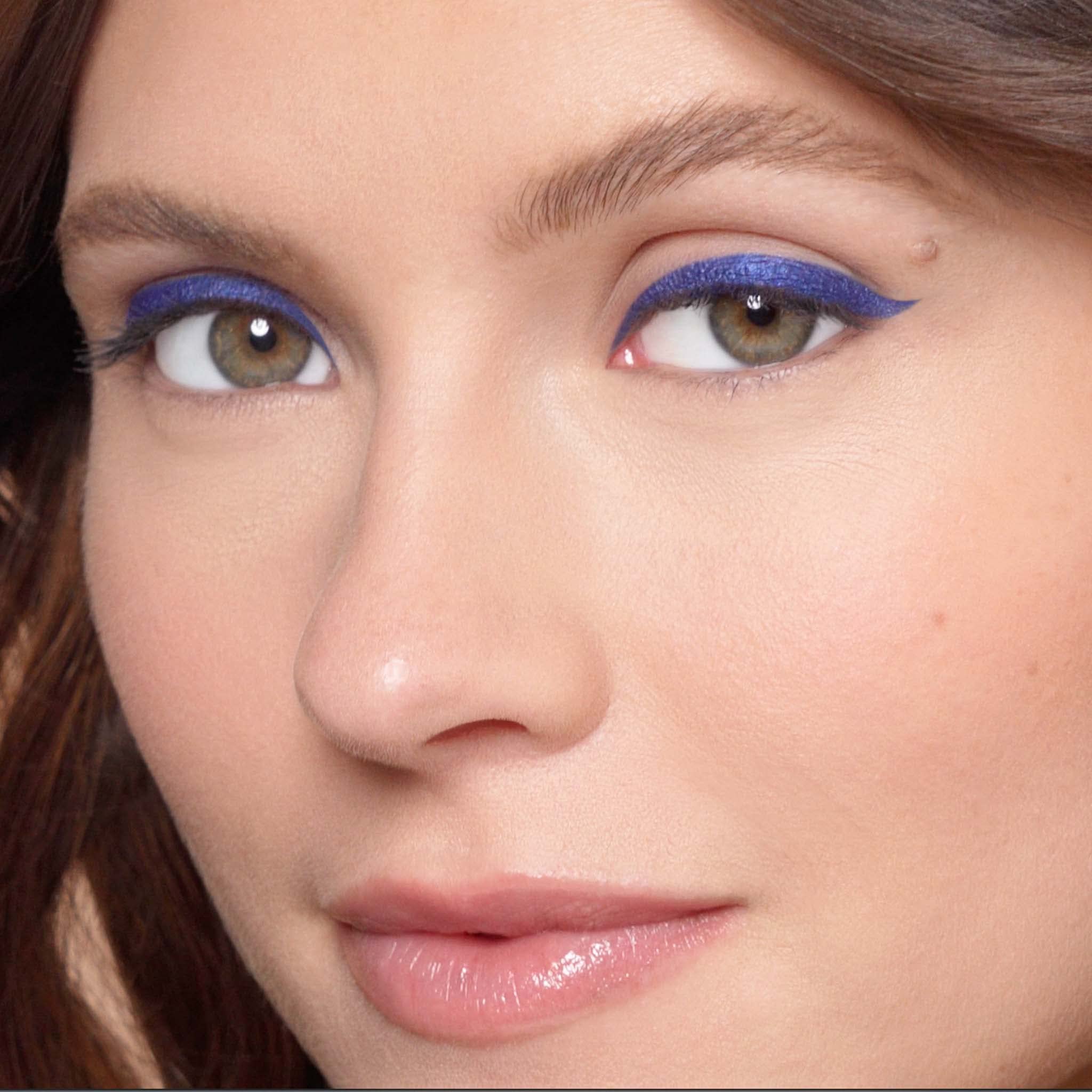 Delineador Julep Azul Océano apto para ojos sensibles.