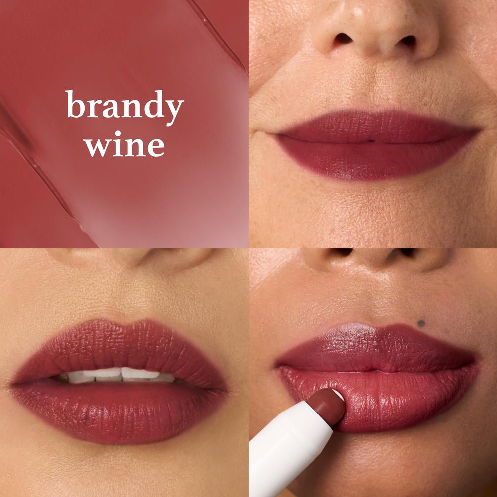 Julep It's Balm Tint Brandy Wine aplicando en labios, color personalizable y suave.