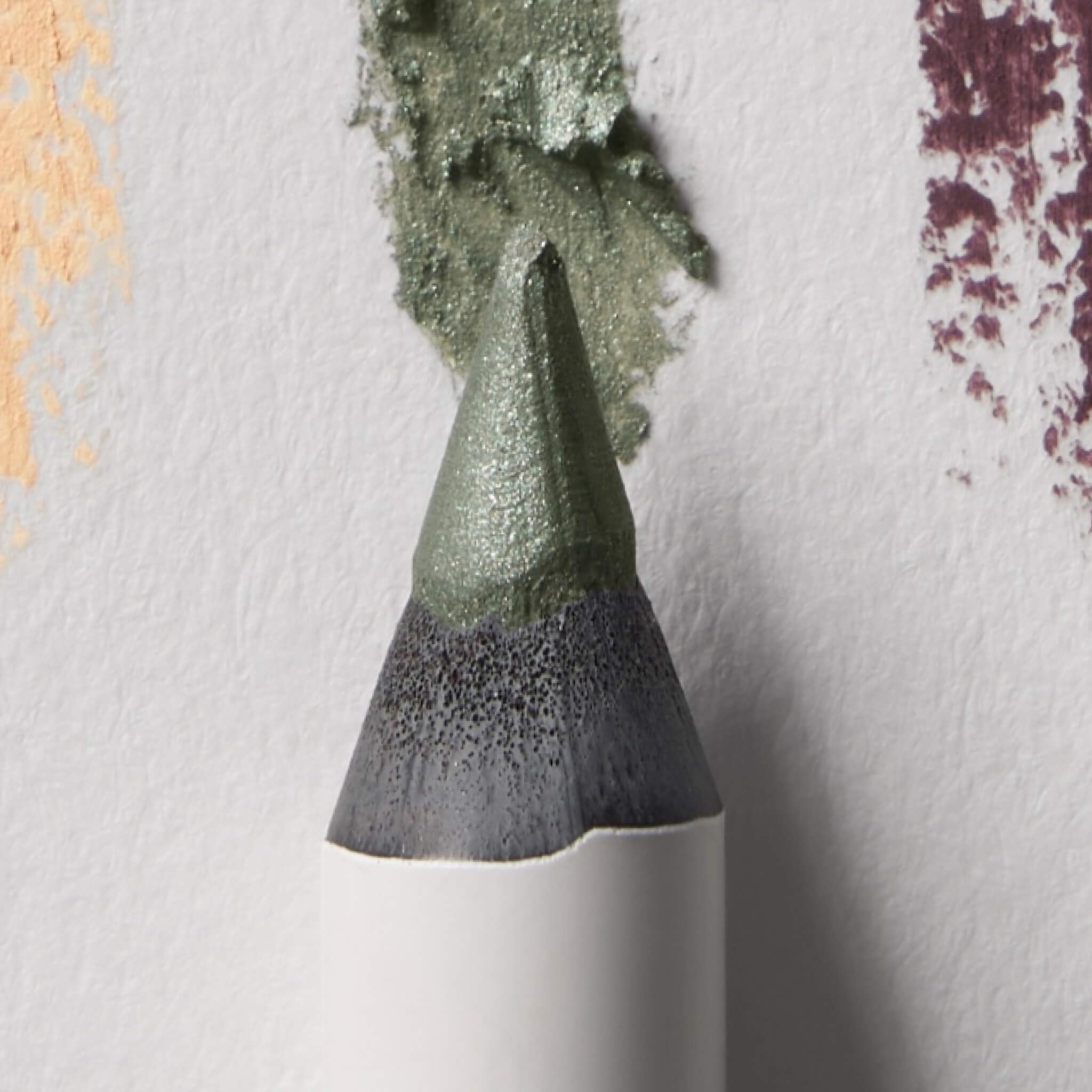 Delineador Julep verde mate para look todo el día