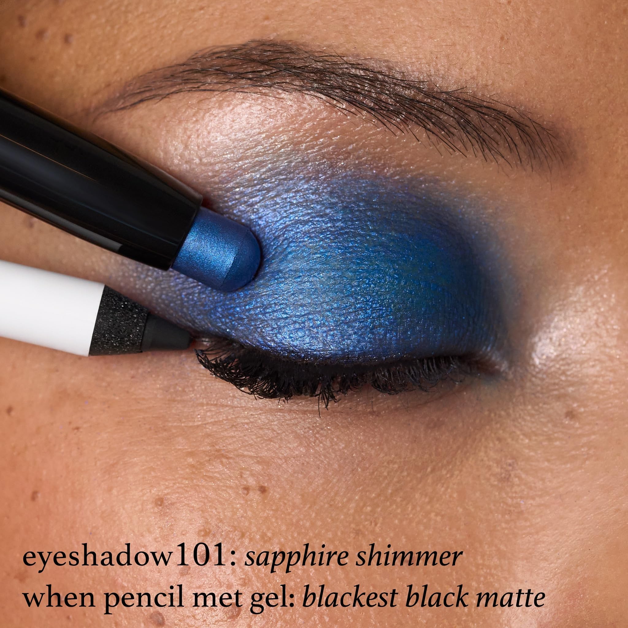 Delineador Julep When Pencil Met Gel, sin transferencia para un look estable.