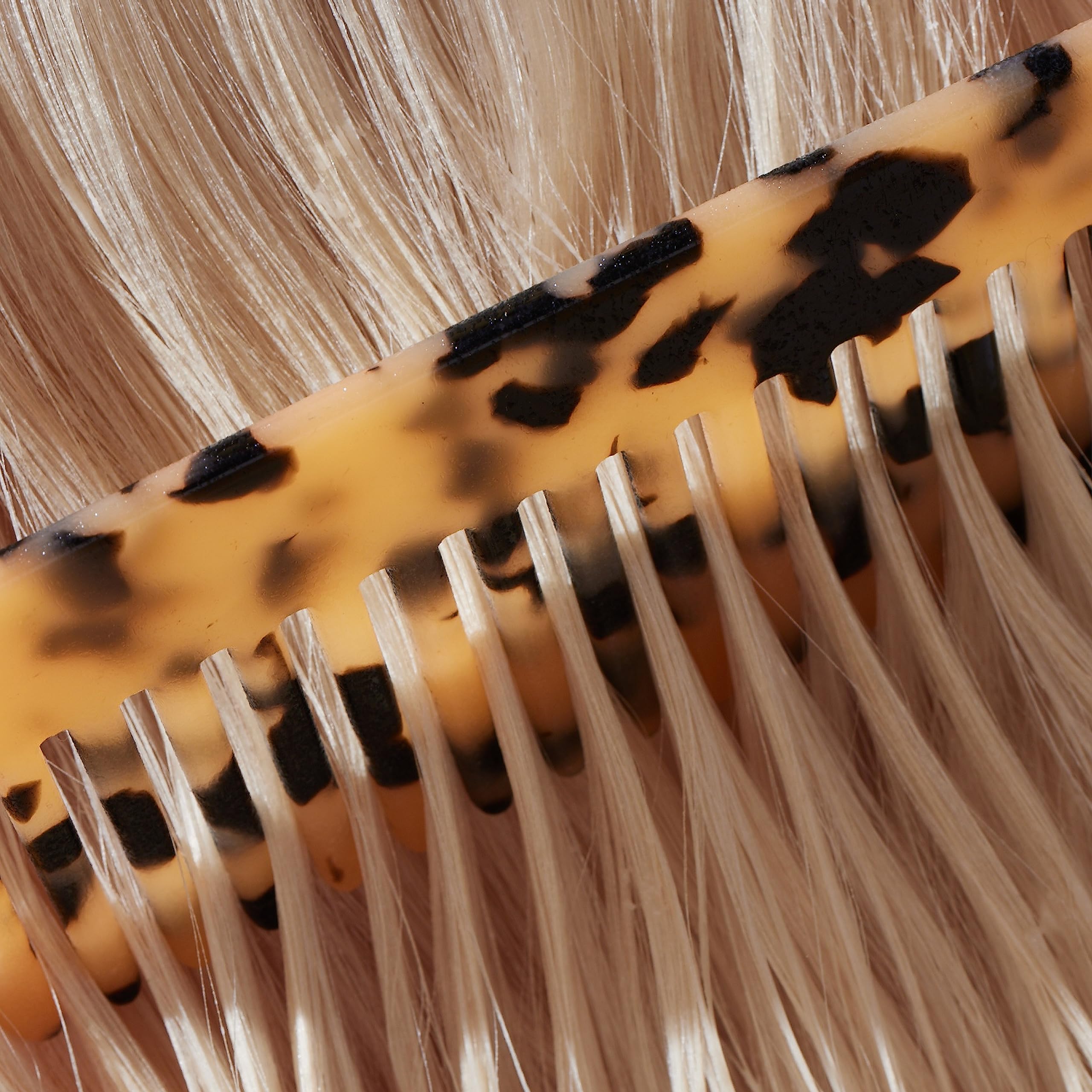 Fórmula libre de silicona para cabello ligero