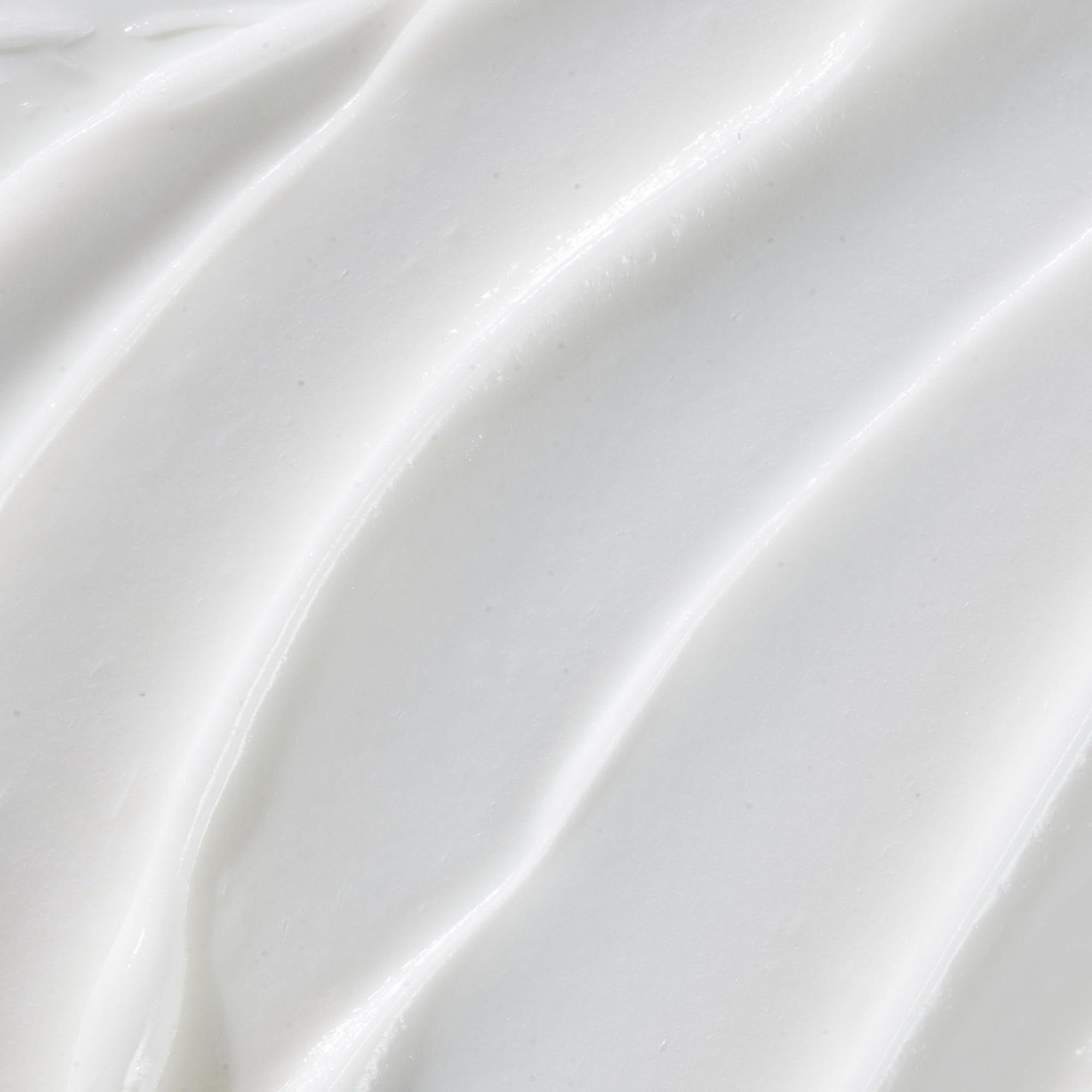 Packaging emphasizes silicone- and paraben-free, clean beauty.