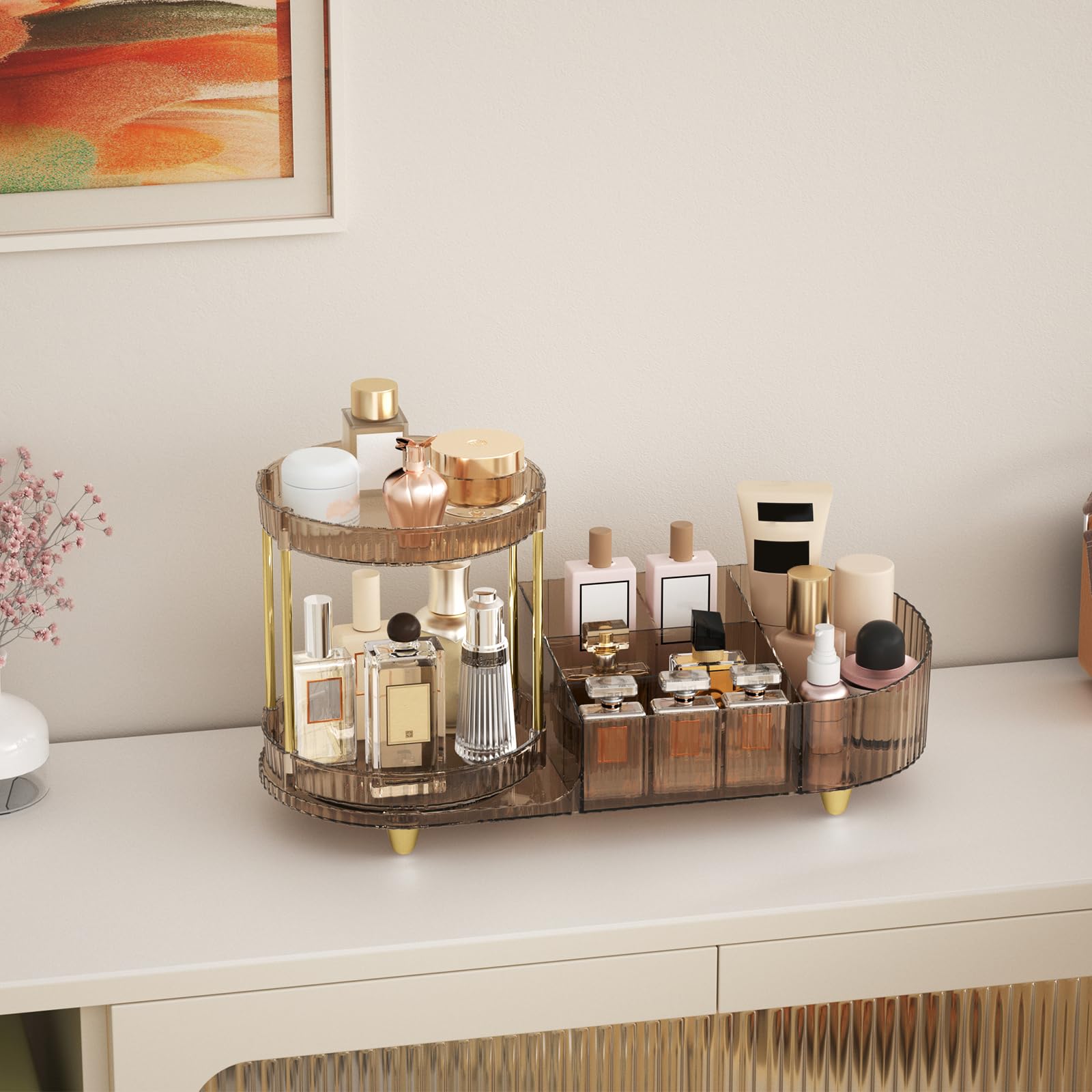 Jywantful secciones para brochas y cosméticos mantienen orden práctico.