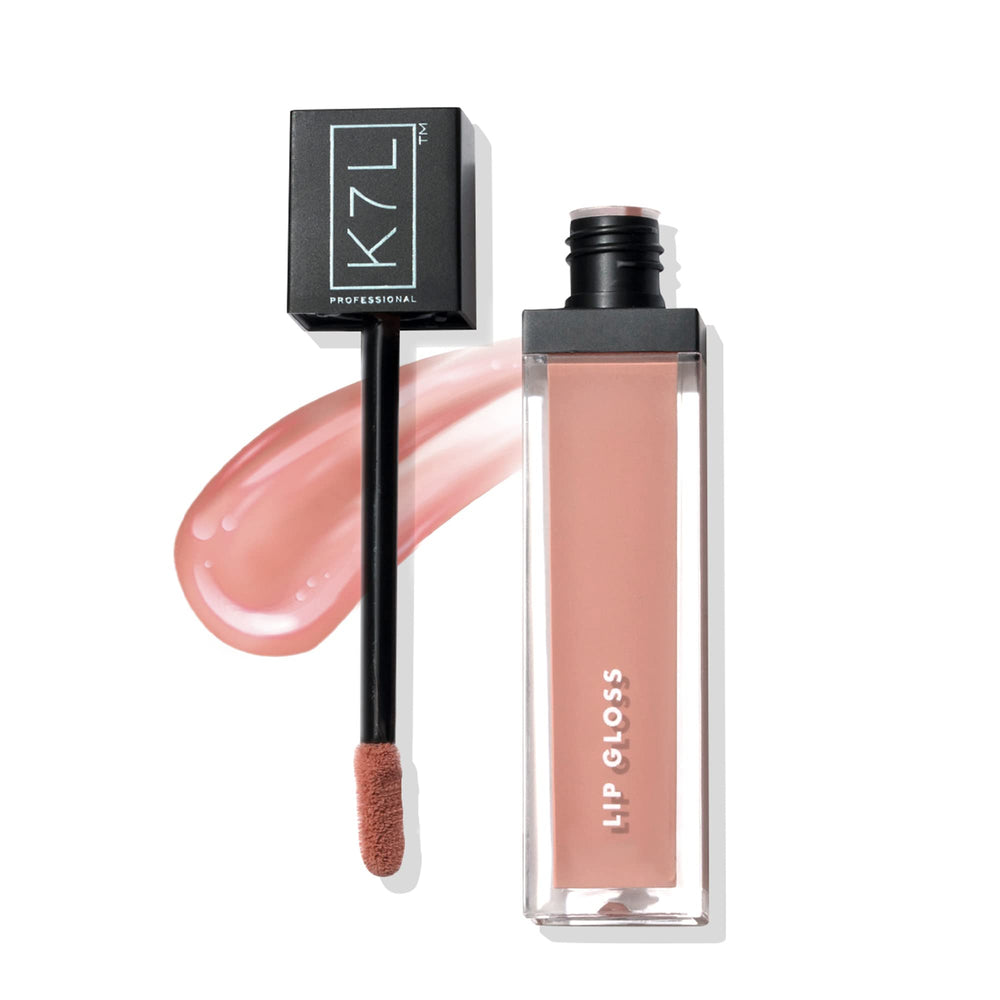 K7L brillo labial rosado natural en primer plano para look fresco.