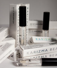 KARIZMA purpurina en ojos y rostro con brillo intenso.