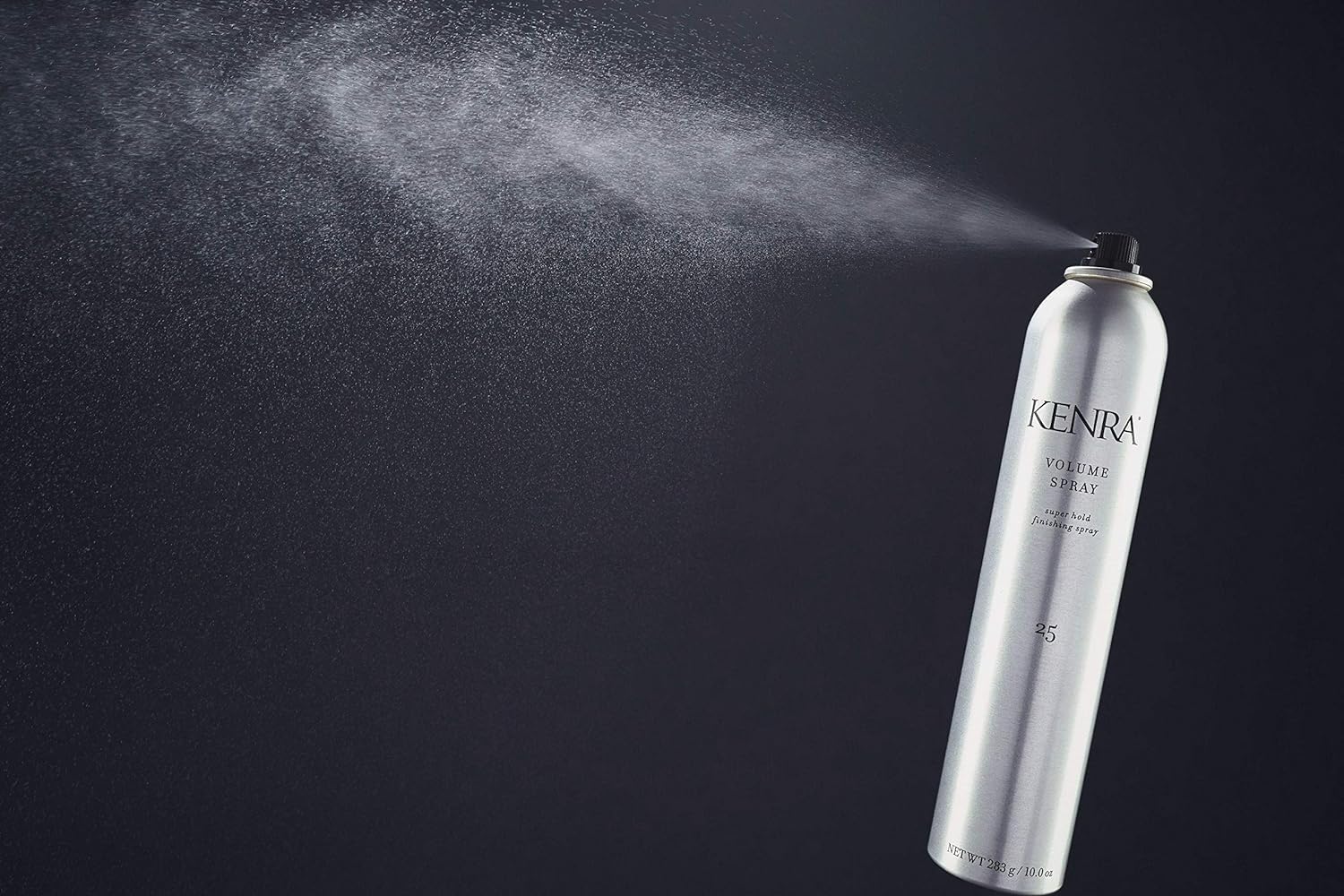 Kenra Spray de Volumen 25, brillo natural para acabado pulido.