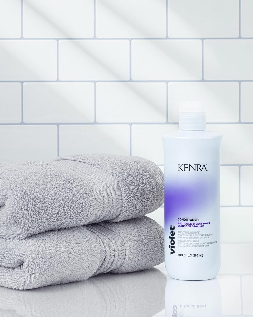 Kenra Violet Aplicación espuma: distribución uniforme y rápida cobertura.