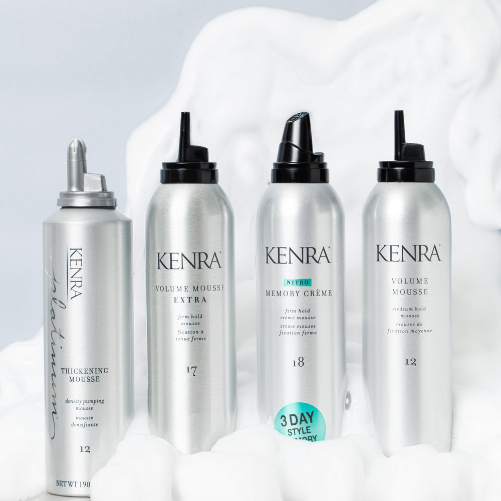 Kenra Volume Mousse Extra 17, alta resistencia a la humedad para cabellos con humedad.