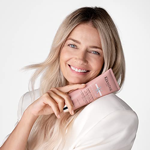 Brillo sedoso tras usar Kerastase Chroma Absolu Cica, resultados visibles.