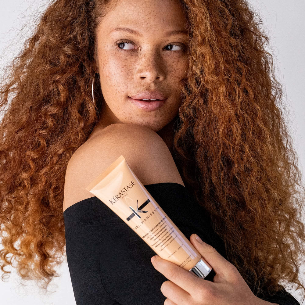 Kerastase Curl Manifesto crema: textura ligera que no pesa el cabello