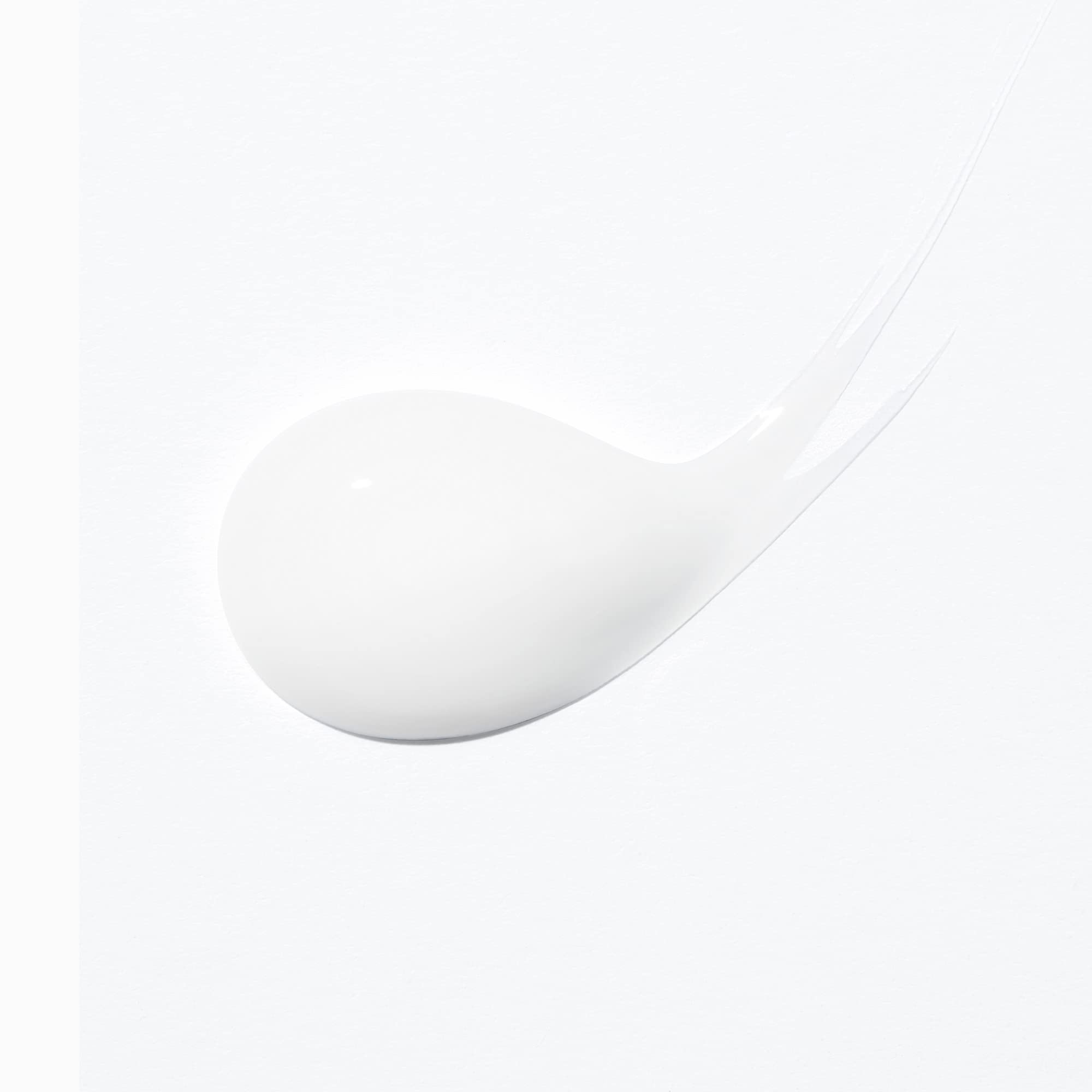 Definición duradera para rizos con Kerastase Curl Manifesto Gelee Curl Contour.