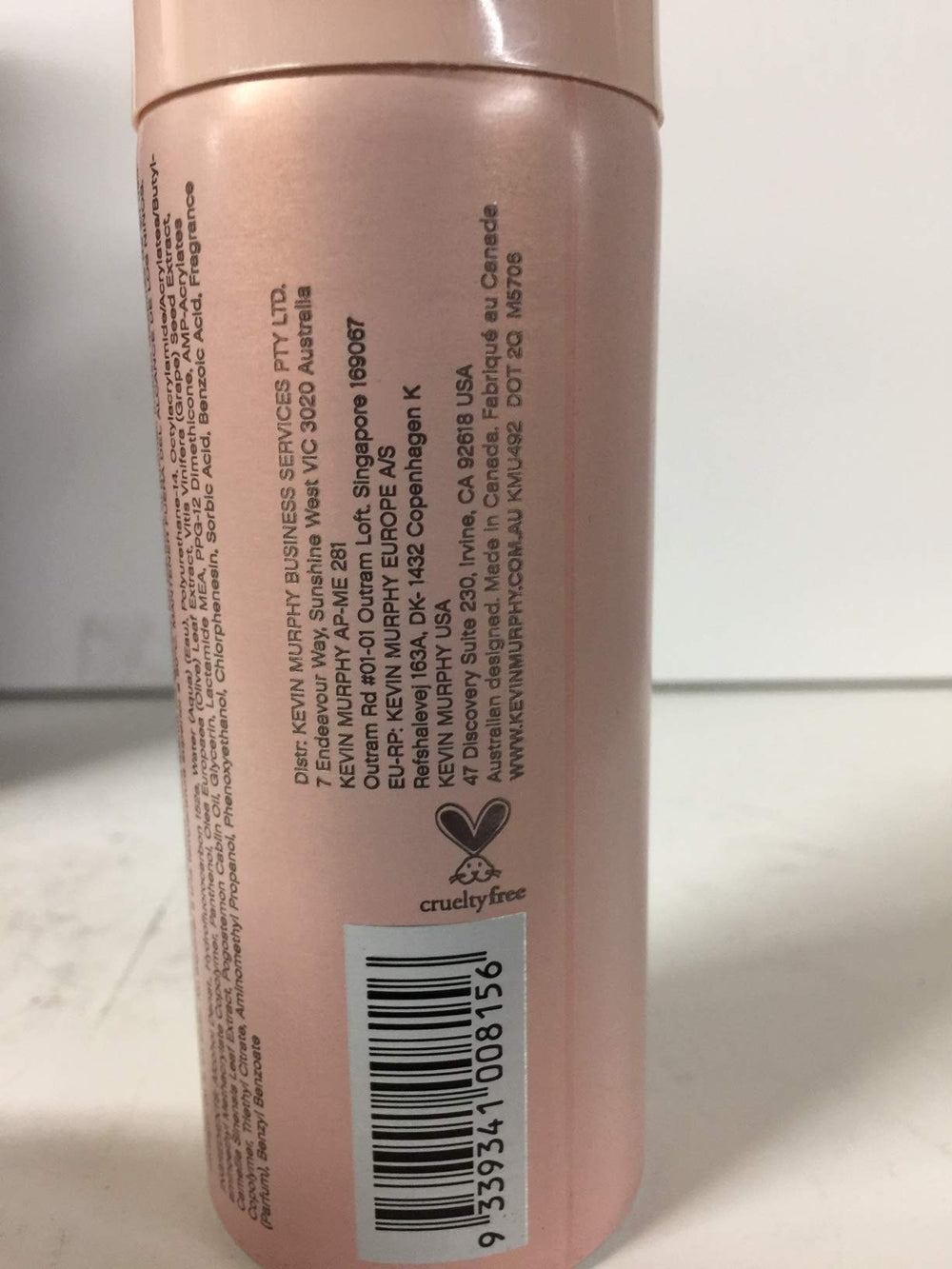 KEVIN.MURPHY SESSION.SPRAY FLEX facilita aplicación suave y sin pelusas, cepillado fácil.