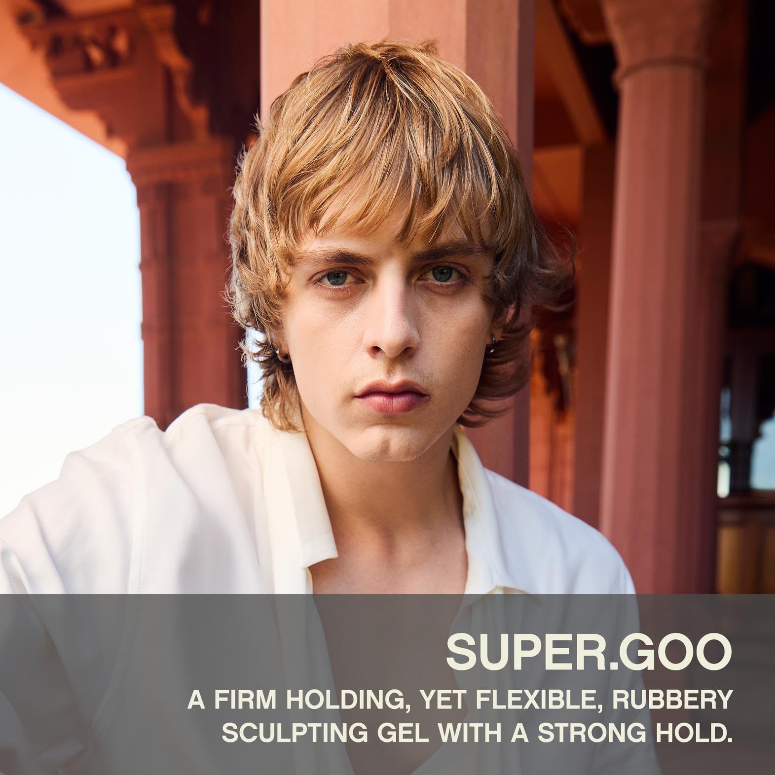 KEVIN.MURPHY SUPER.GOO, botella visible para controlar fijación.