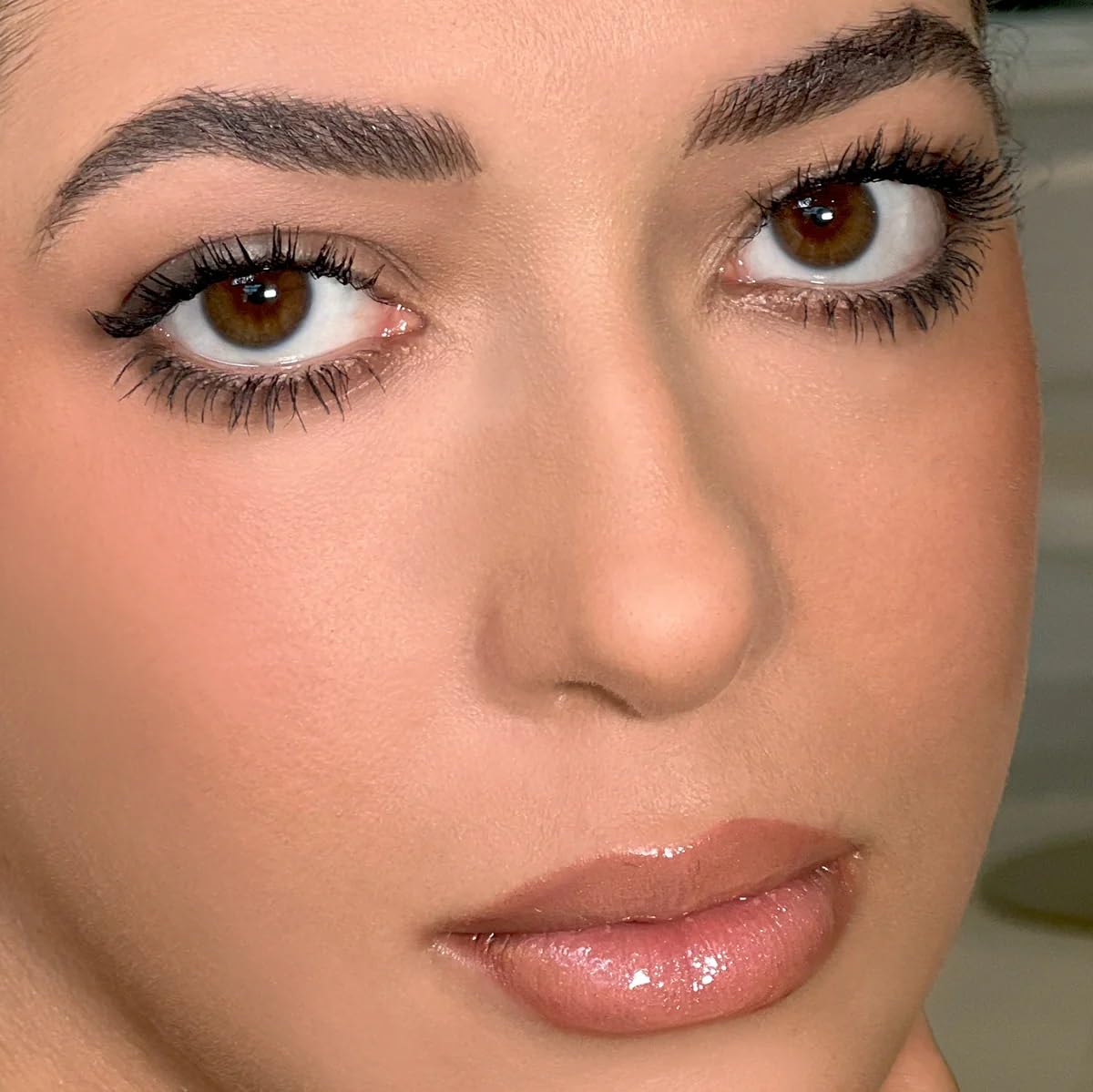 Kevyn Aucoin apertura amplia para pestanas de todos los tamaños.