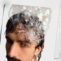Cabello suave y brillante con Kiehl's Amino Acid Shampoo gracias a aminoácidos