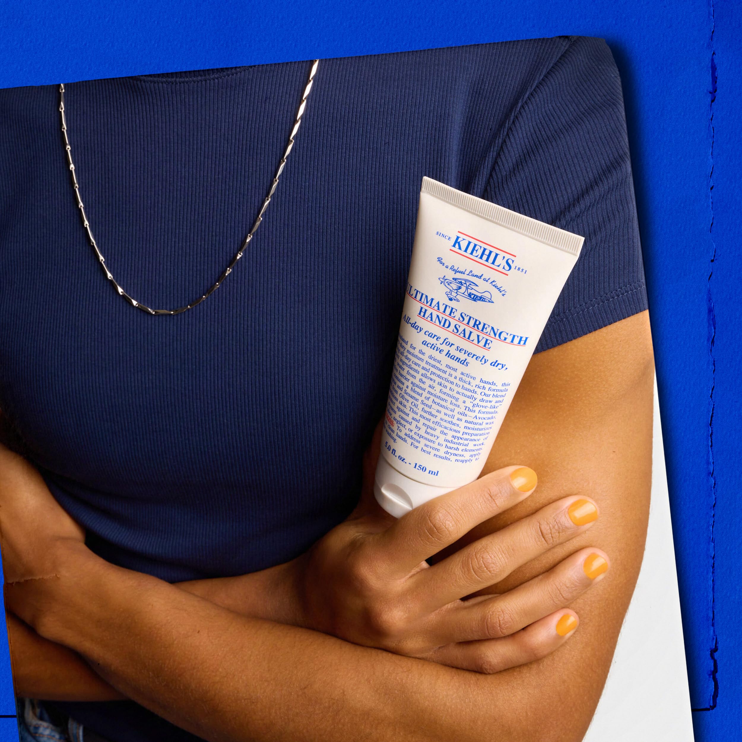 Kiehl's Ultimate Strength Hand Salve, manteca de karité para piel suave y nutrida.
