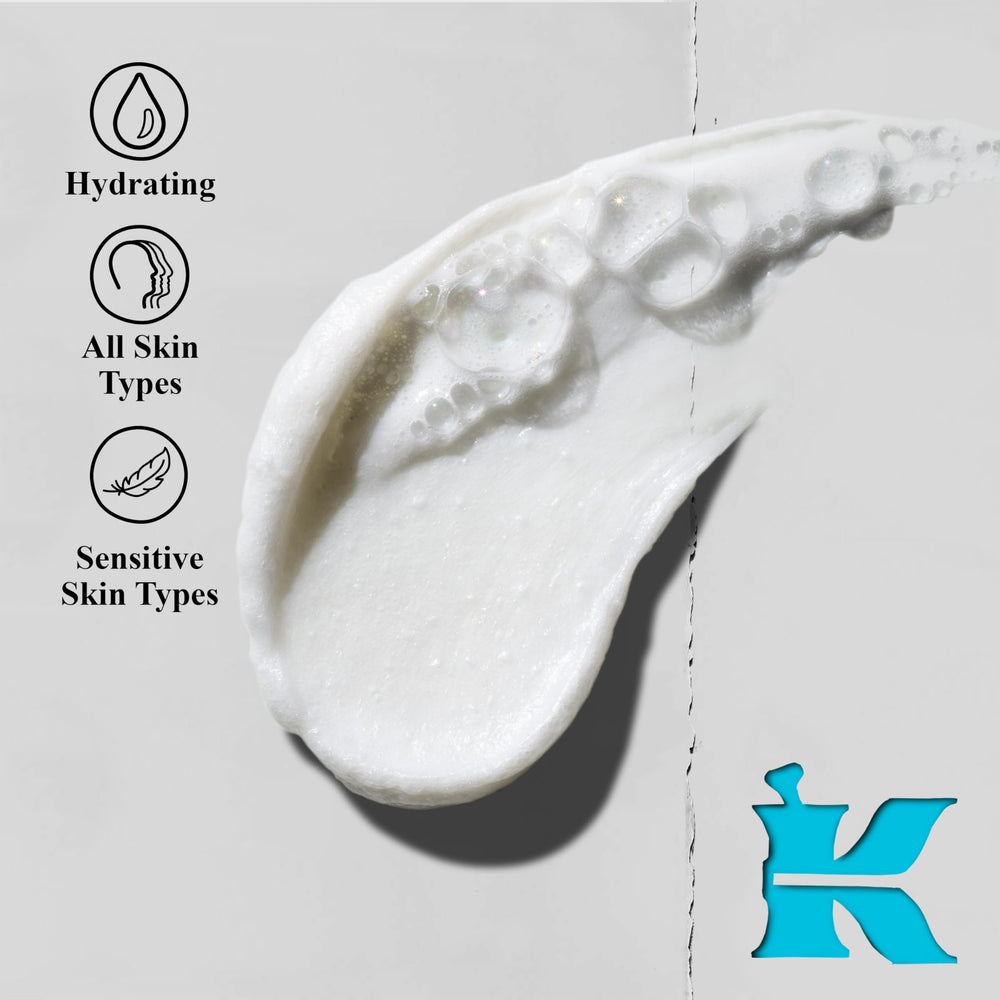 Kiehl's Ultra Facial Barrière Nettoyant, mains appliquant le produit, douceur et hydratation instantanée.