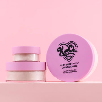 Kimchi Chic aplicación con esponja y puff para retoques fáciles.